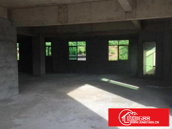 全新厂房出租，房东直租。