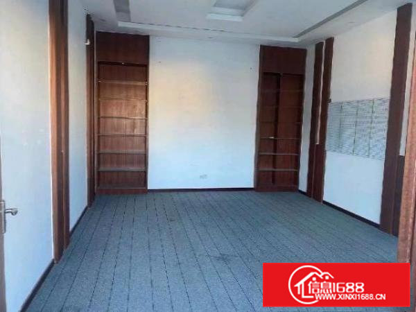 东莞桥头楼上豪华装修现成办公室前台水电齐全全新重工业厂房