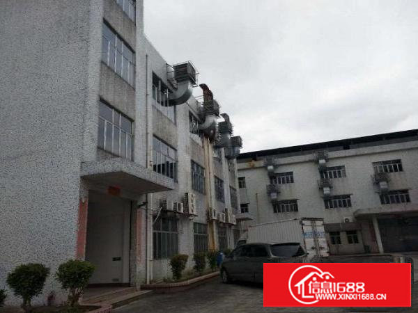 高速口大坪靠深圳标准2楼厂房1500平出租，主线到车间有电梯