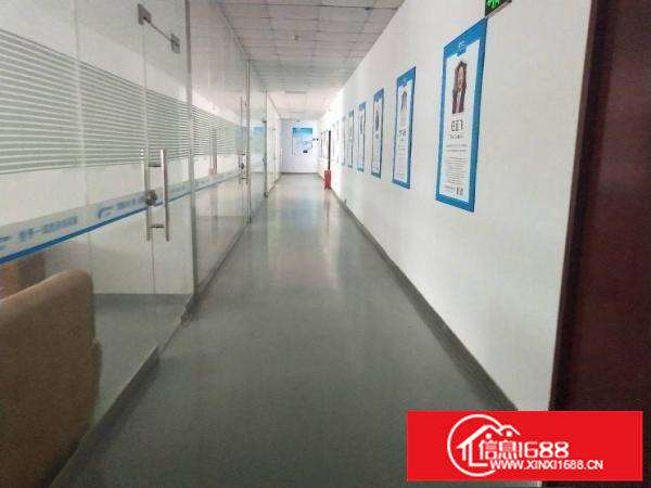 龙岗低碳城带装修厂房六楼一整层1750平、水电现成