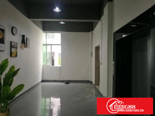 龙华龙胜地铁口600米处520平厂房出租拎包入住