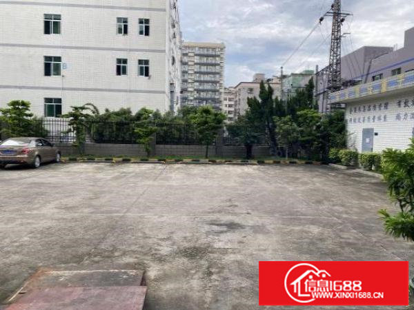 龙岗坪地四方铺旁，一楼厂房300平，400平出租，可分租