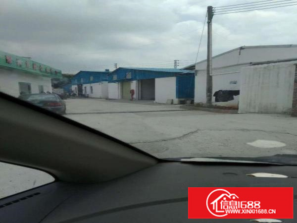 平湖鹅公岭路口550平方完全独门独院单层厂房出租，有空地