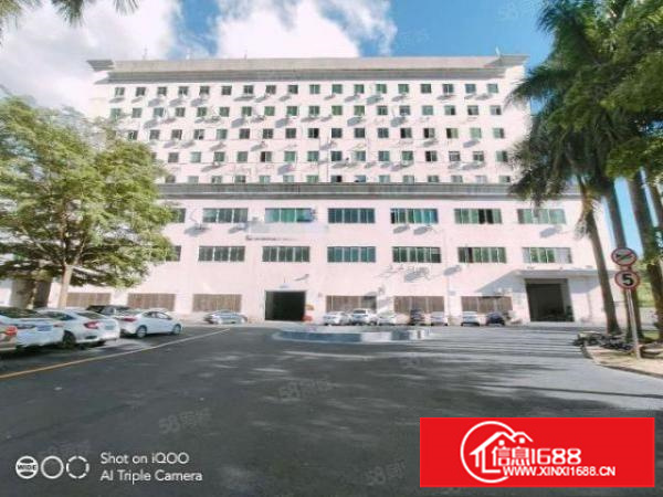 龙岗坂田杨美地铁站附近一楼2400平厂房出租。