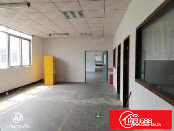 福永桥头宝安大道边地铁出口新出300平米带精装无转费厂房出租