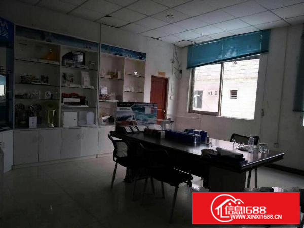 横沥镇隔坑村带现成办公室厂房招租三楼800