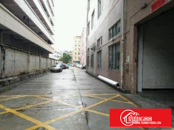 出租宝安石岩新出2400厂房招租