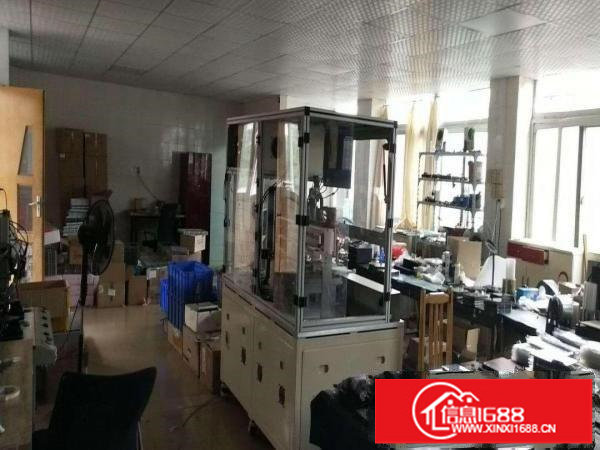 平湖新出楼上300平厂房，6000元全包，带装修！