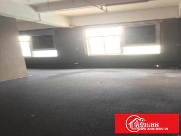 横岗地铁口.小户型110平米，精装修出租