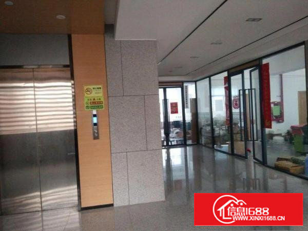 原房东直租兴东地铁850平起租带装修使用率超高