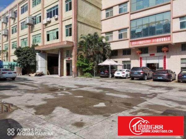 凤岗黄洞1300平厂房，门口空地大，适合纸箱加工玩具等行业