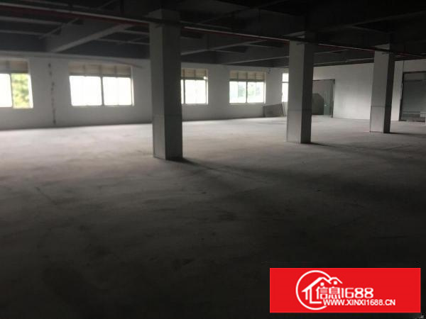 低价厂房出租，351平米，地铁口，荣德国际旁