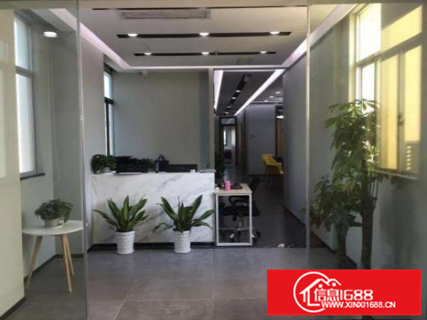 龙岗小面积办公室出租，980元带家私，带红本，可申请创业补贴