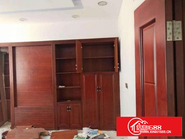 长安乌沙楼上新出1400平厂房出租带玻璃办公室交通便利好招工