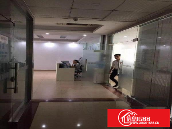 坑梓大型科技园四楼1800平方带空中私家花园招租