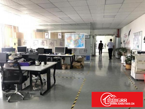 黄江镇出租楼上1300平方，现成装修，水电齐全，现成办公室