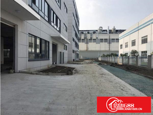 龙岗1000平标准厂房一楼，水电齐全，配电按需