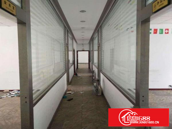 长安乌沙楼上新出1400平厂房出租带玻璃办公室交通便利好招工