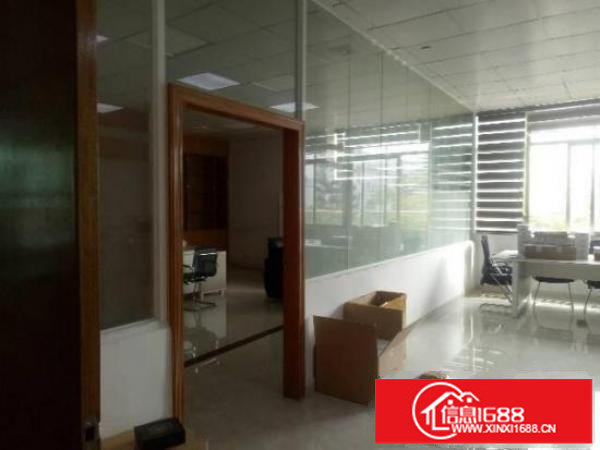 龙岗爱联楼上460平方精装修厂房出租