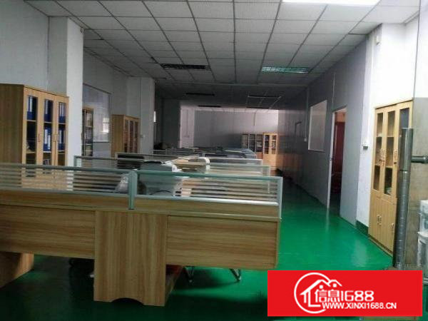 平湖原房东厂房楼上2400平出租可分租带装修