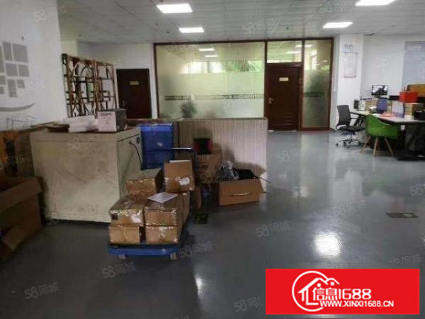 松岗溪头楼上450平精装修厂房出租，交通方便配套齐全