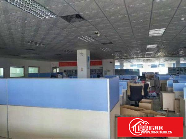 水口大型工业区三楼标准厂房6780平米无尘车间，配有五部电梯