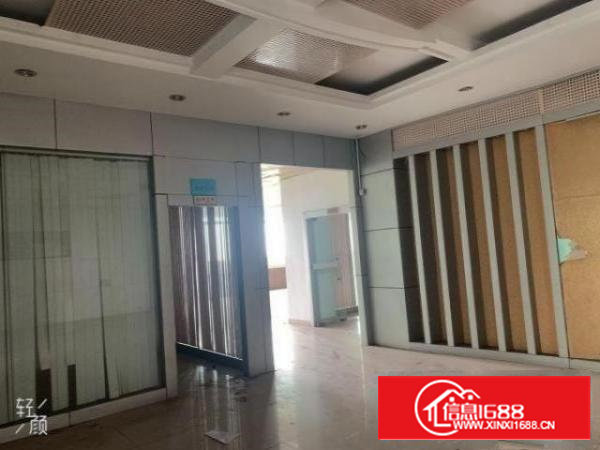 石岩物流园楼上新出900一1800平方现成装修