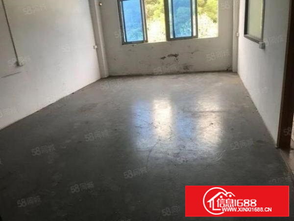 长安街口1300平有电梯空地大设施齐全价格便宜厂房出租可分租