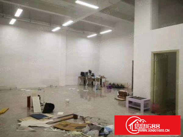 六约塘坑地铁口附近新出一楼240平层高6米现成展厅出租