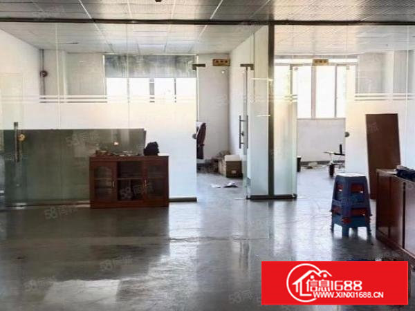 乌沙新安大桥附近新出楼上1500平方，精装修，办公室水电齐全