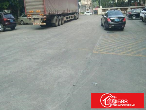 原房东！平湖山厦楼上1700平方平价标准厂房出租