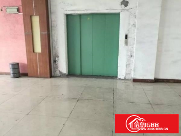 横岗安良新出楼上原房东580平厂房招租，水电齐全