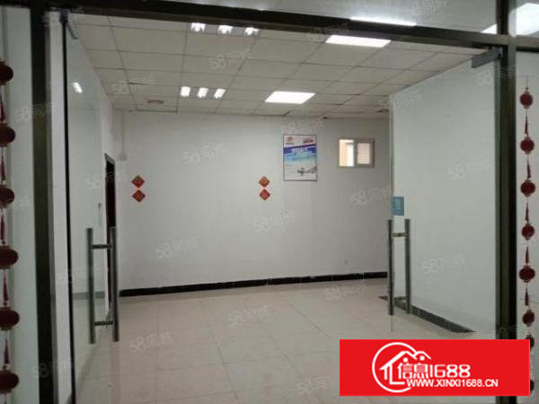 长安镇新空出楼上精装修厂房出租，800平方水电齐全现成办公室